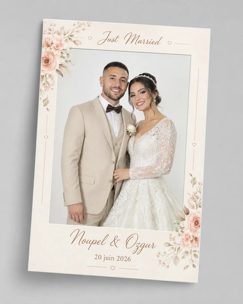 Tirage photo de mariage encadré ivoire et floral aux prénoms des mariés